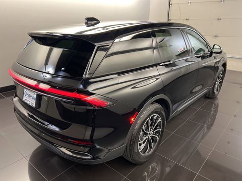 Used 2026 Lincoln Nautilus Premier w/ Equipment Group 102A image 6