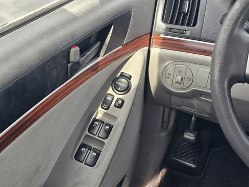 Used 2011 Hyundai Veracruz GLS FWD image 13