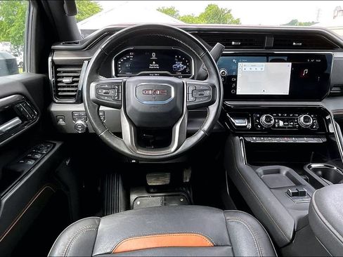 Used 2025 GMC Sierra 2500 AT4 AWD/4WD image 11