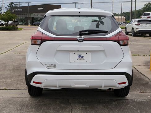 Certified 2025 Nissan Kicks Play S FWD image 10