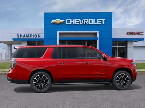 New 2026 Chevrolet Suburban RST w/ RST Capability Package AWD/4WD image 5