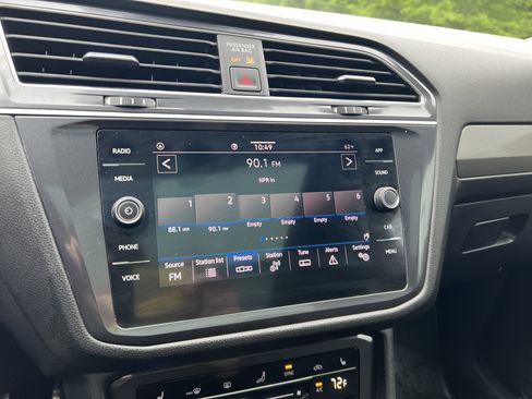 Certified 2023 Volkswagen Tiguan SE R-Line FWD image 21