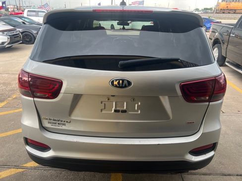 Used 2020 Kia Sorento L FWD image 5