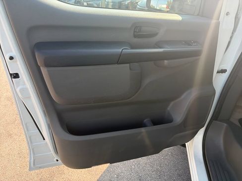 Used 2018 Nissan NV 3500 SL RWD image 10