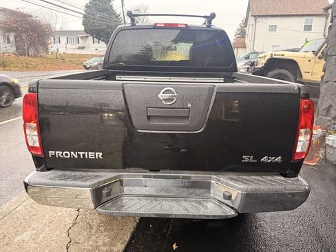 Used 2012 Nissan Frontier SL w/ Moonroof Pkg image 6