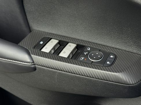 Used 2024 Mitsubishi Outlander SE image 37