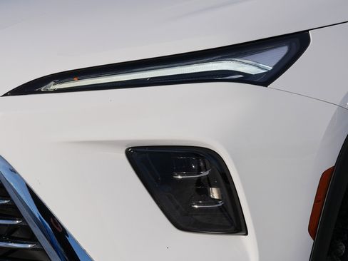 Used 2025 Buick Enclave Preferred image 16