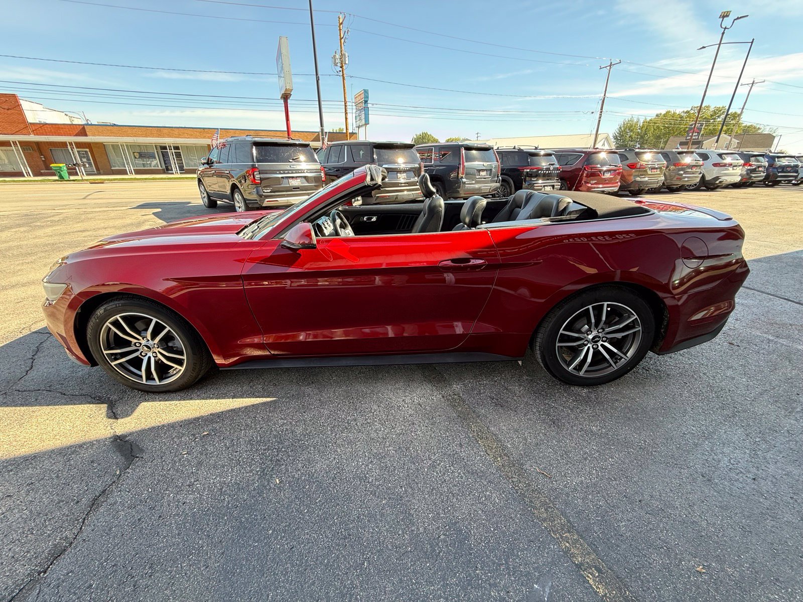 Used 2017 Ford Mustang Premium RWD image 6