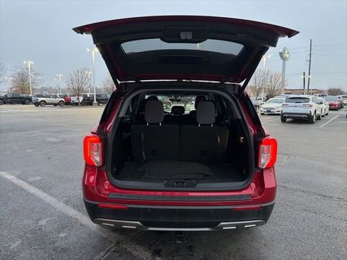 Used 2021 Ford Explorer XLT w/ Equipment Group 202A image 11