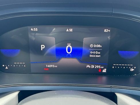 Used 2023 Volkswagen Taos SE w/ Panoramic Sunroof Package FWD image 13