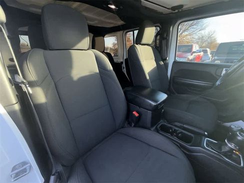 Used 2018 Jeep Wrangler Unlimited Sport S image 11
