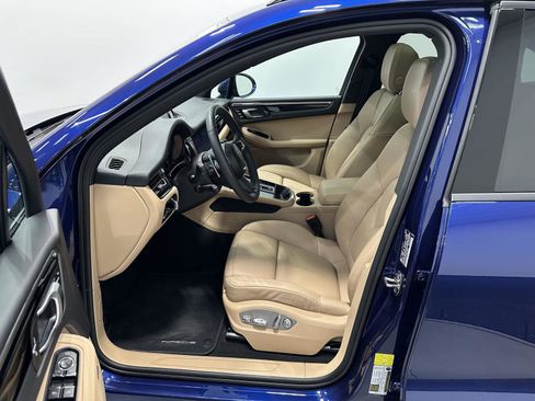 Certified 2026 Porsche Macan AWD/4WD image 17