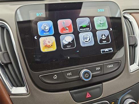 Used 2018 Chevrolet Malibu LT w/ Leather Package image 24