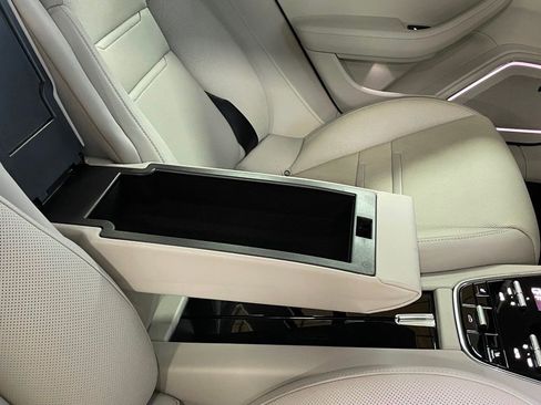 Used 2022 Porsche Panamera 4S w/ Premium Package image 30