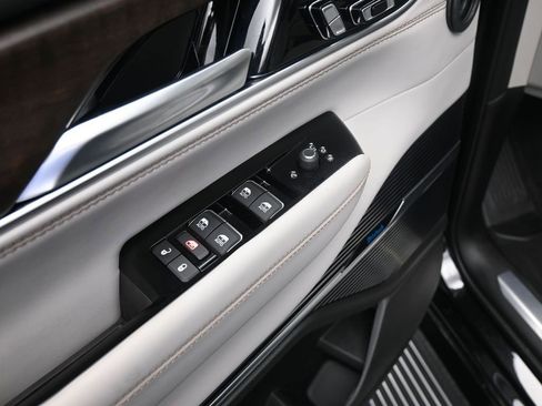 Used 2024 Jeep Grand Wagoneer L 4WD image 13