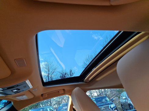 Certified 2023 Lexus ES 350 w/ Premium Package image 15