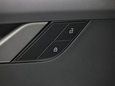Certified 2022 Porsche 911 Carrera RWD image 22
