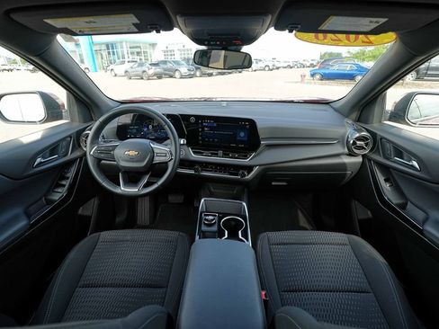 Used 2026 Chevrolet Equinox LT AWD/4WD image 28