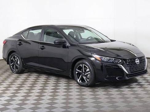 Used 2024 Nissan Sentra SV image 2
