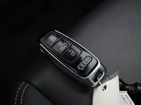 Used 2021 Audi e-tron Premium w/ Convenience Plus Package image 30