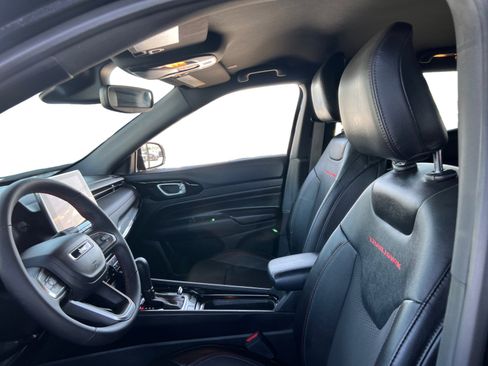 Used 2023 Jeep Compass Trailhawk image 10