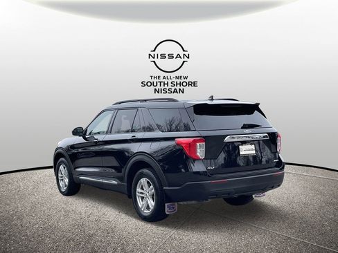 Used 2022 Ford Explorer XLT image 8