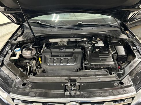 Used 2018 Volkswagen Tiguan SE w/ Panoramic Sunroof Package AWD/4WD image 27