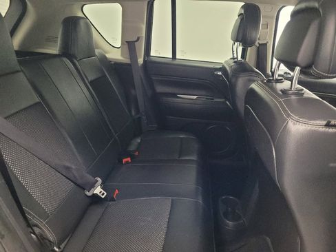 Used 2017 Jeep Compass Latitude AWD/4WD image 19