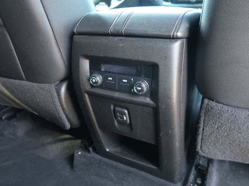Used 2022 Chevrolet Traverse LT AWD/4WD image 18