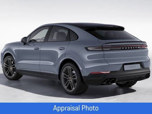 Certified 2024 Porsche Cayenne Coupe AWD/4WD image 3