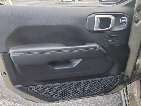 Used 2020 Jeep Gladiator Rubicon image 19