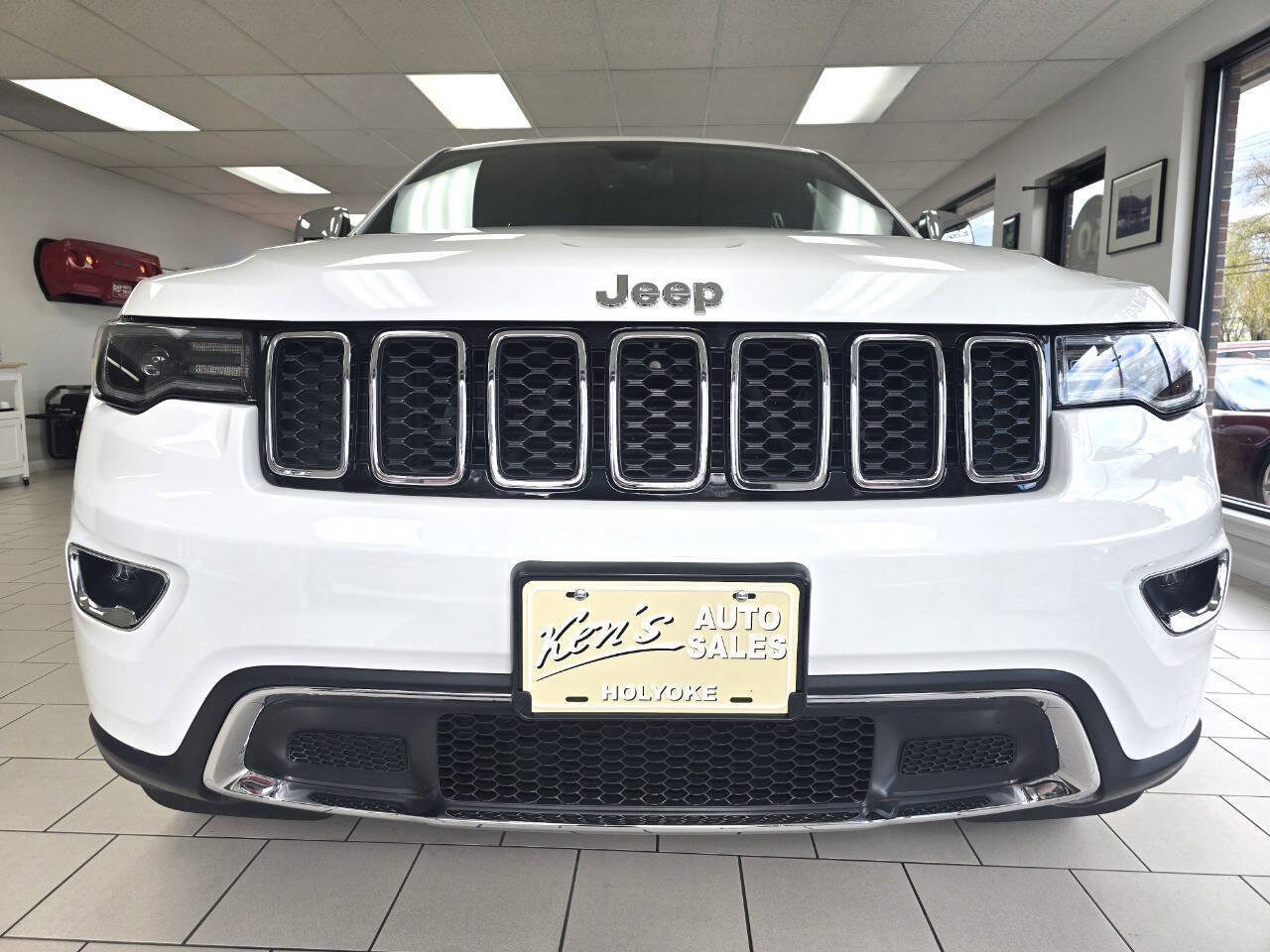 Used 2021 Jeep Grand Cherokee Limited w/ Premium Lighting Group AWD/4WD image 9