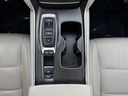 Used 2020 Honda Accord Touring image 16