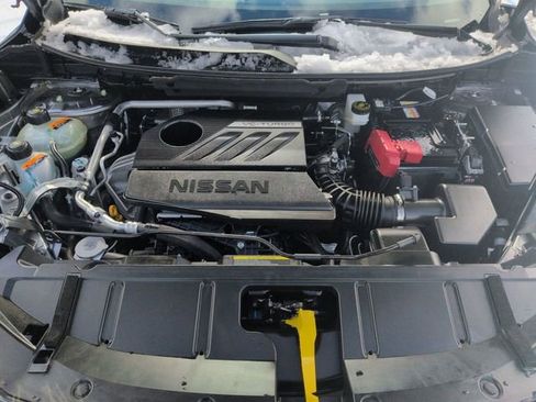 Used 2025 Nissan Rogue SL image 2