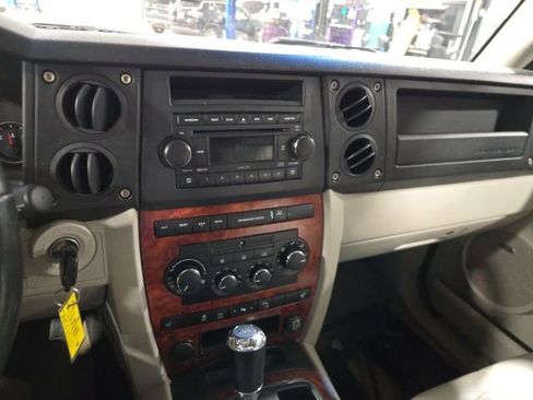 Used 2007 Jeep Commander Limited w/ Trailer Tow Group IV image 16