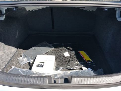 New 2026 Volkswagen Jetta SE FWD image 9