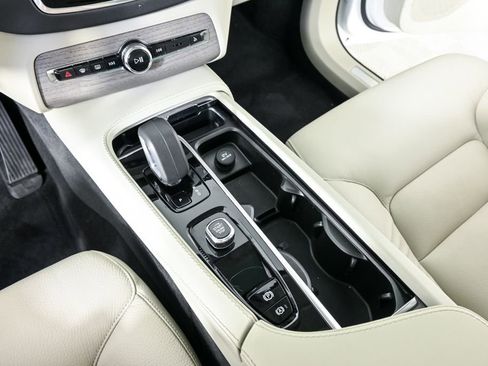 Used 2023 Volvo XC90 B6 Plus w/ Protection Package Premier image 6