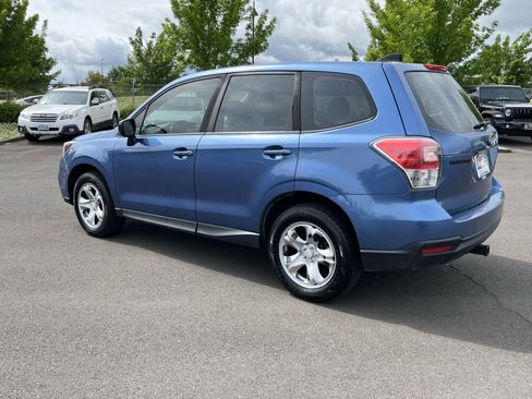 Used 2017 Subaru Forester 2.5i AWD/4WD image 3