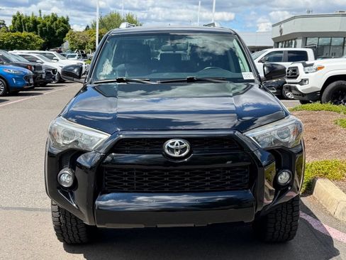 Used 2016 Toyota 4Runner SR5 AWD/4WD image 3