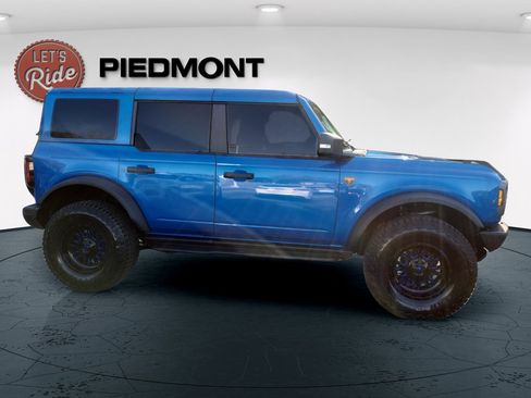 Used 2025 Ford Bronco Badlands image 5