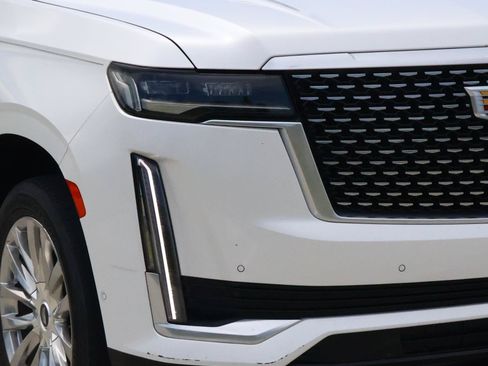 Used 2021 Cadillac Escalade ESV Premium Luxury RWD image 9