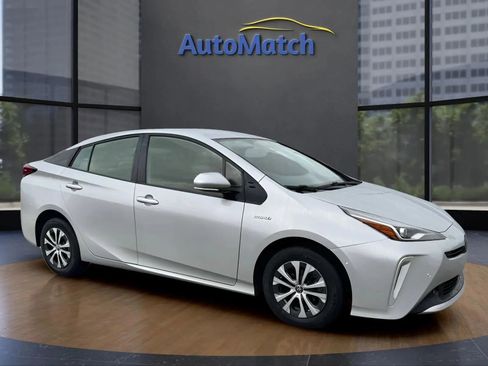 Used 2020 Toyota Prius XLE w/ Preferred Accessory Package image 13