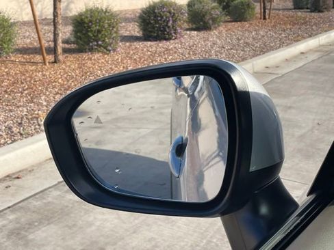 Used 2023 Nissan Rogue SL w/ SL Premium Package image 15