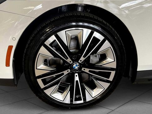 Used 2026 BMW i5 eDrive40 image 11