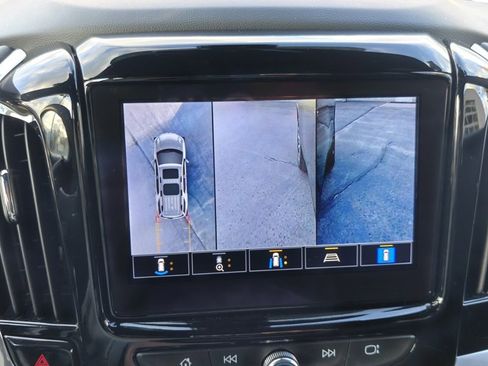 Used 2023 Chevrolet Traverse RS image 35