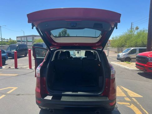Used 2017 Ford Escape SE w/ Equipment Group 201A FWD image 13