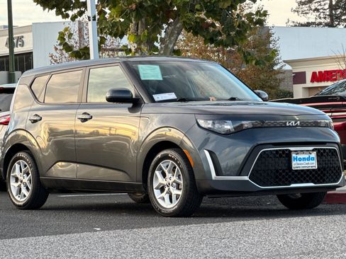 Used 2023 Kia Soul LX w/ Option Group 015 image 6