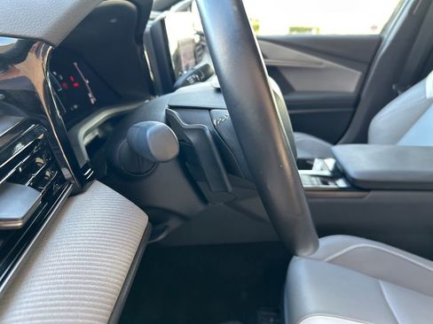 Used 2025 Toyota Camry SE image 36