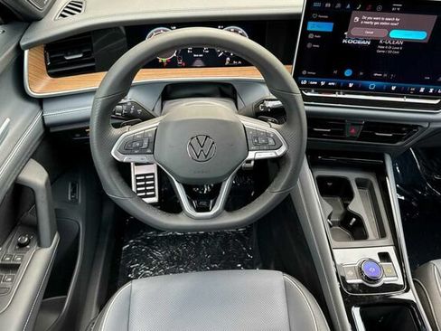 New 2026 Volkswagen Tiguan SEL R-Line AWD/4WD image 14