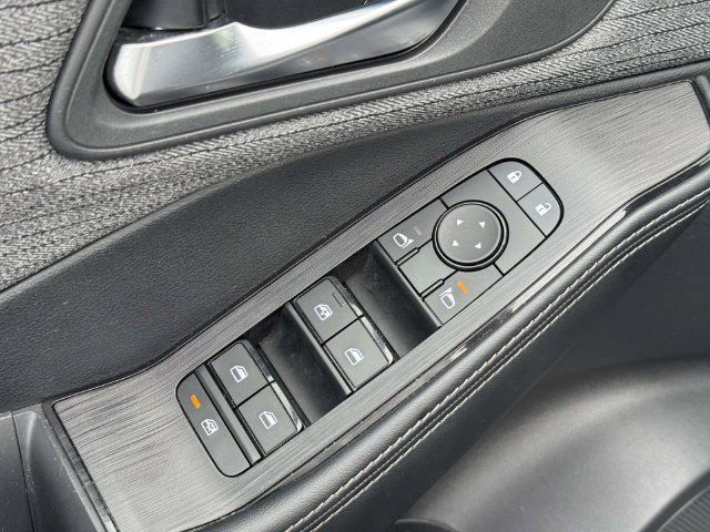 Used 2023 Nissan Rogue SV AWD/4WD image 31